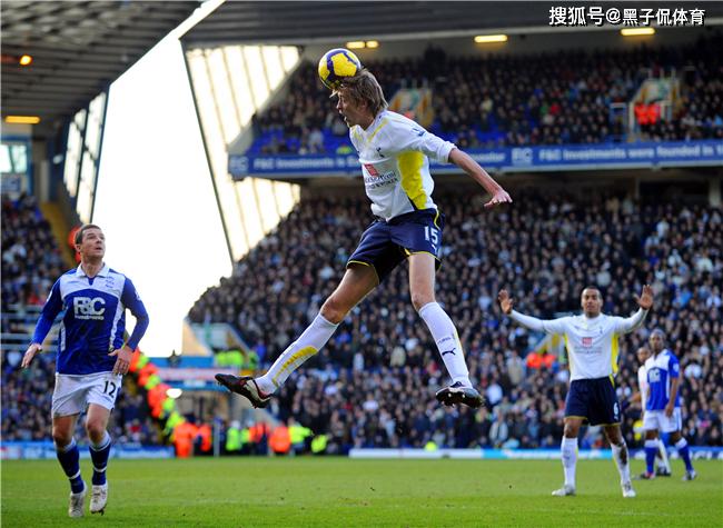  萨拉赫破纪录进球助利物浦独占鳌头  