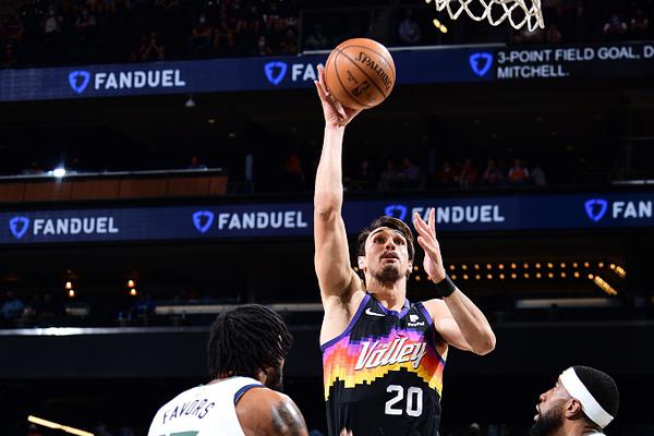  杜兰特关键盖帽封神，太阳险胜国王保前八  